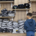 Mersin Büyükşehir’in Kıyafet Evi’nden bu bayramda da çocuklar mutlu ayrıldı